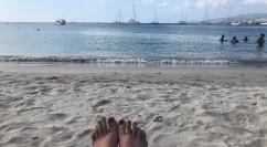 beach beach beach adn my toes